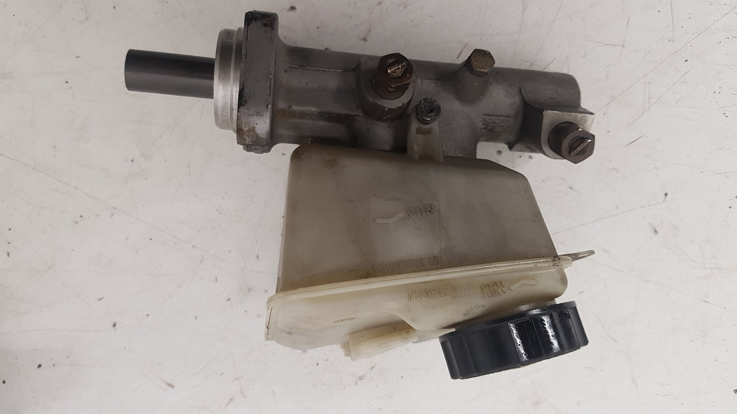 2000 - 2007 Volvo V70 II 285 Estate Brake Master Cylinder 8646008