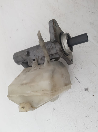 2002 - 2006 Volvo XC90  Estate Brake Master Cylinder 8646008