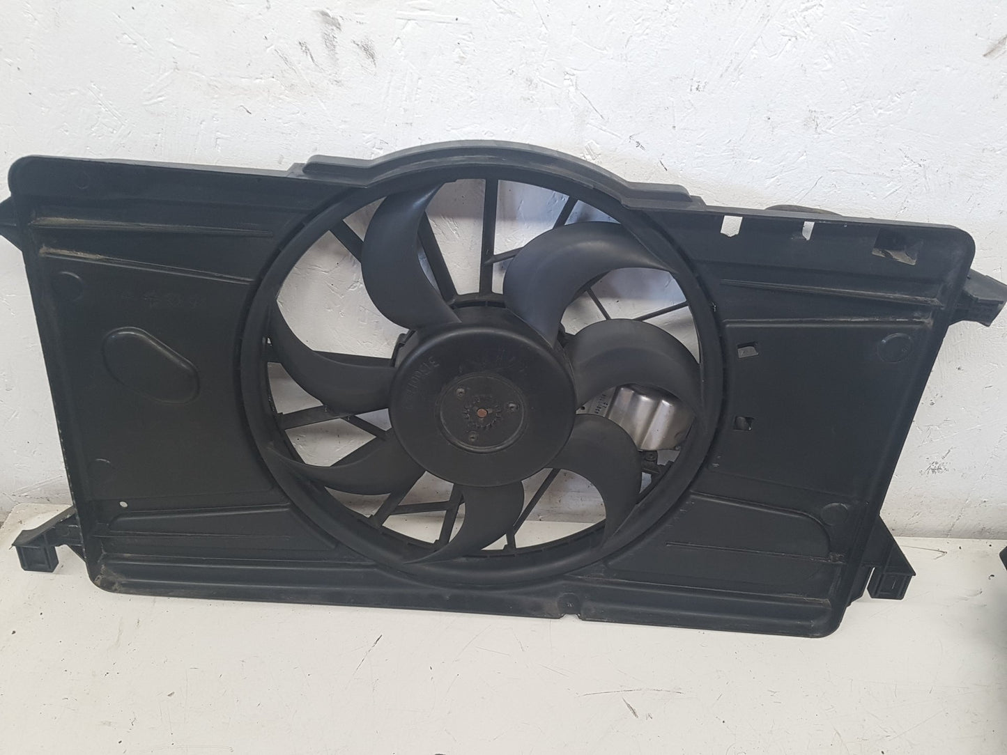 2008 - 2009 Volvo C70  Convertible RADIATOR FAN & COWLING (A/C CAR) 3M5H8C607UH