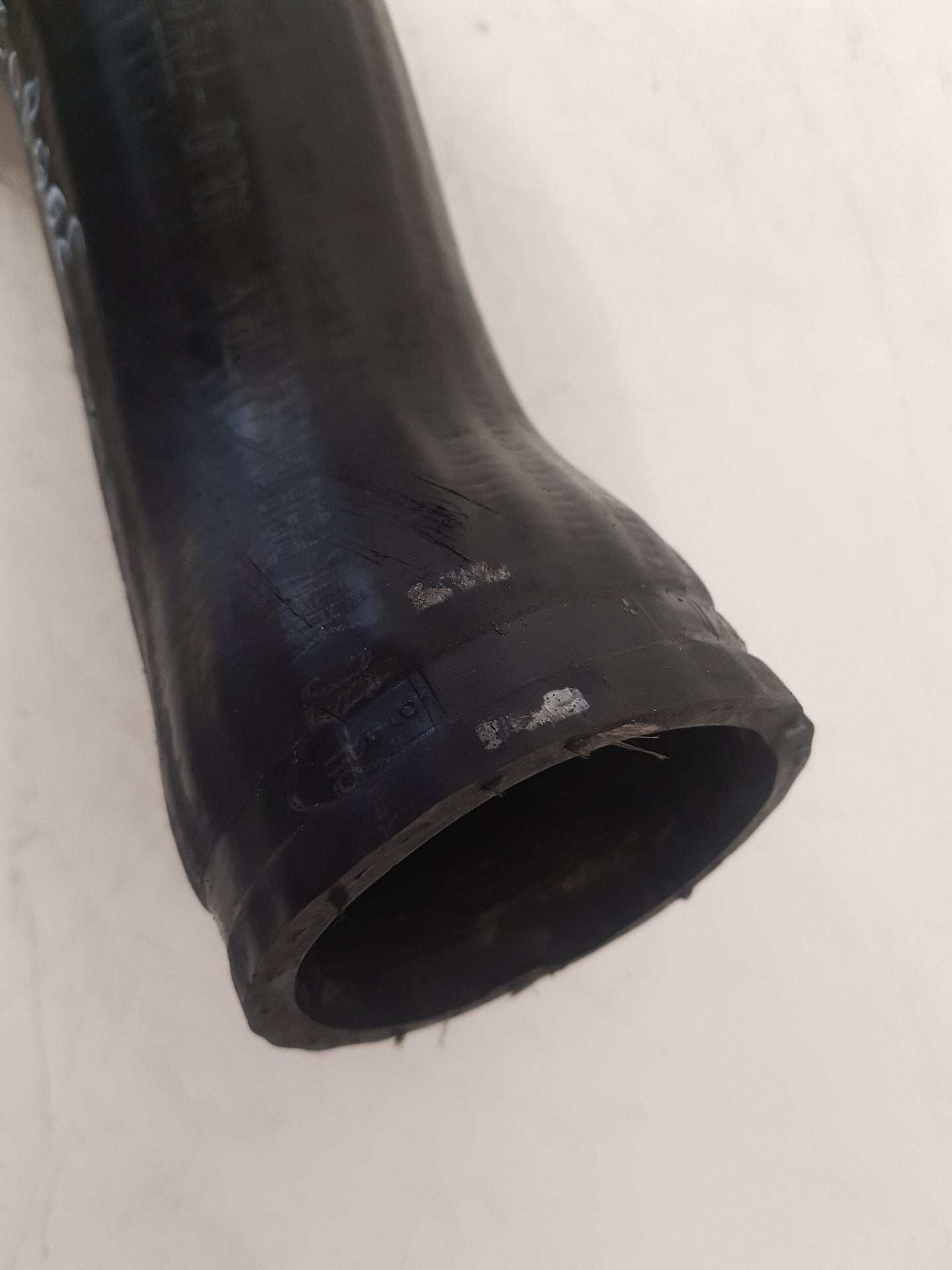 2000 - 2007 Volvo V70  Estate INTERCOOLER PIPE / BOOST HOSE 30680218