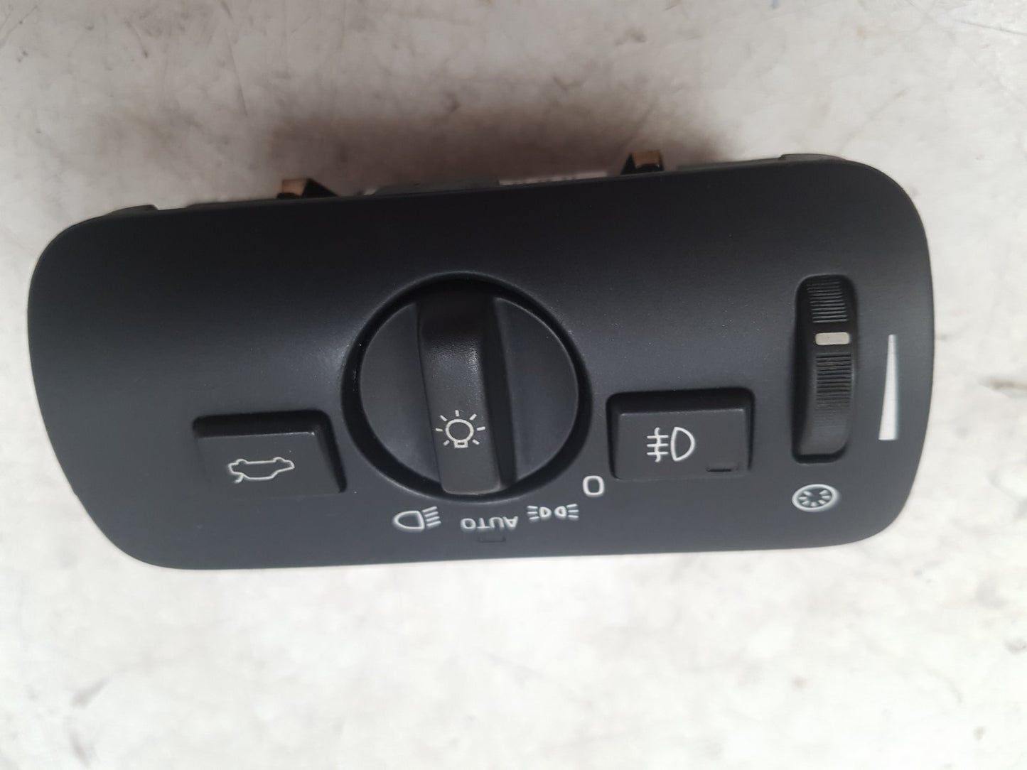 2013 Volvo V40  Hatchback Headlight Switch 30739424