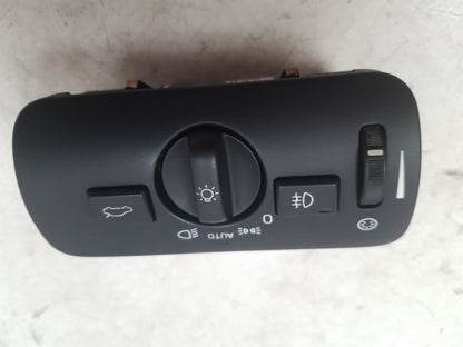 2013 Volvo V40  Hatchback Headlight Switch 30739424