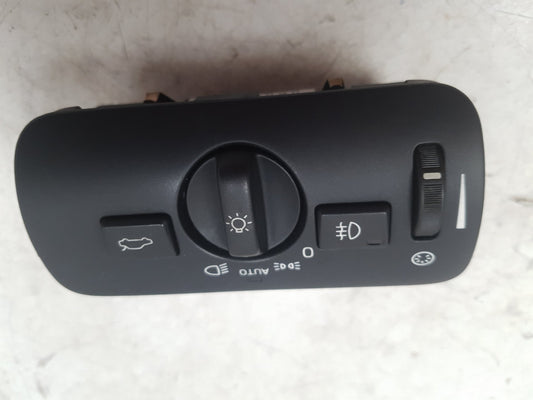 2013 Volvo V40  Hatchback Headlight Switch 30739424