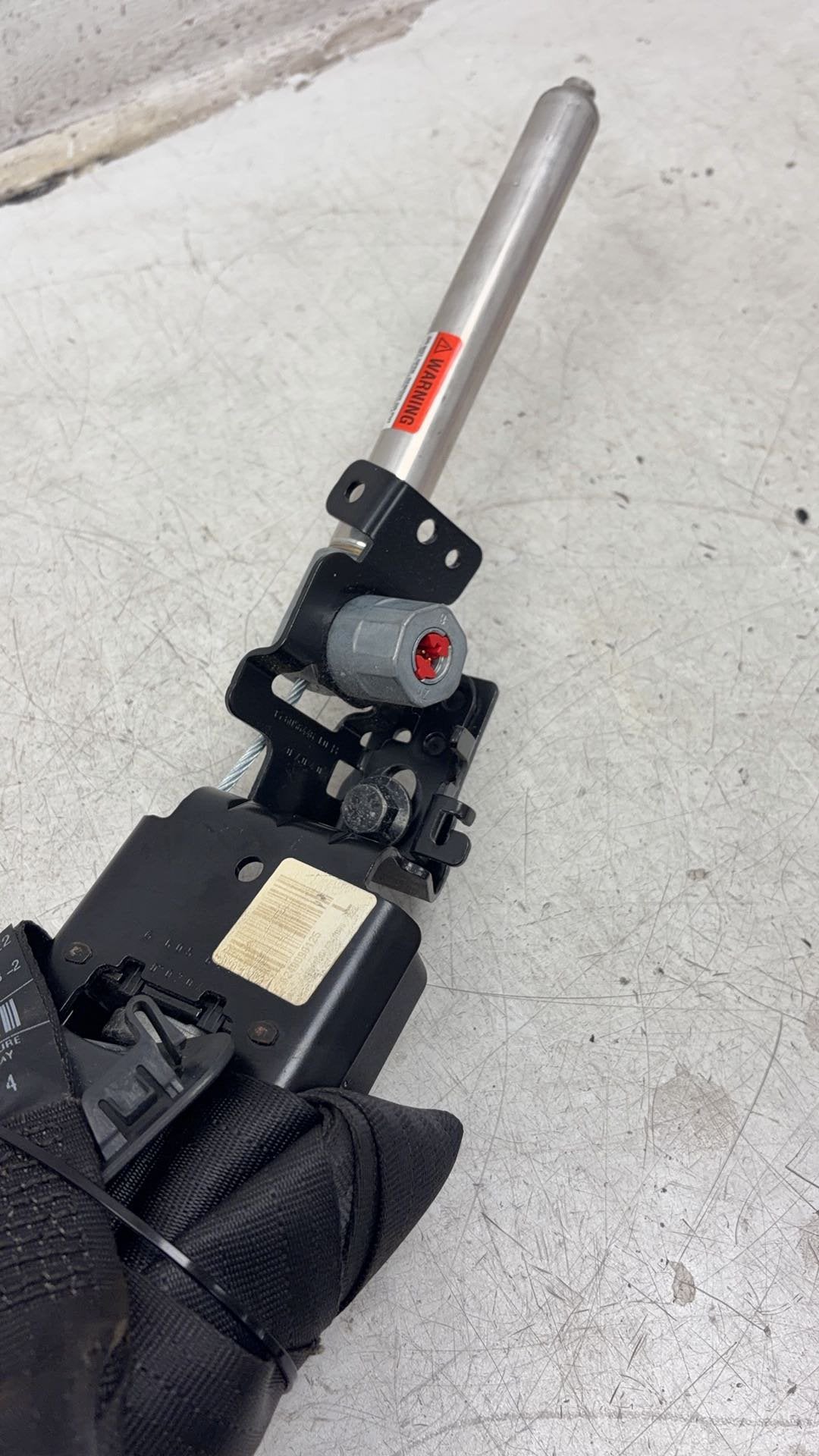 2007 - 2012 Volvo C30 533 Hatchback Left Front Seat Belt 30642222