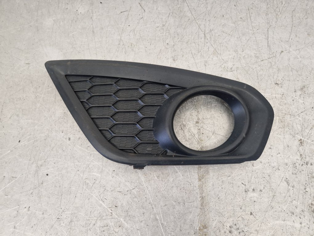 2010 - 2012 Volvo C30  Hatchback FOG LIGHT GRILL (RIGHT) 31298172
