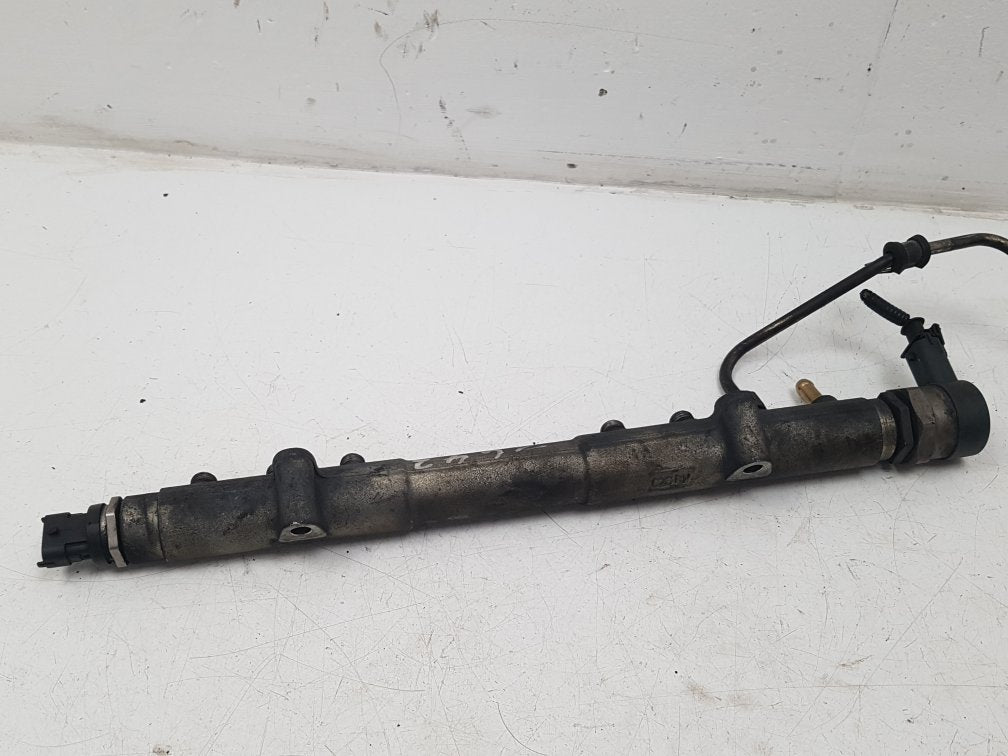 2005 - 2012 Volvo XC90  Estate Injection Rail 30757146