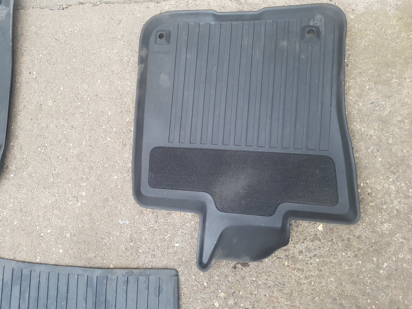 2017 - 2025 Volvo V90 235, 236 Estate Floor Mats 32357400