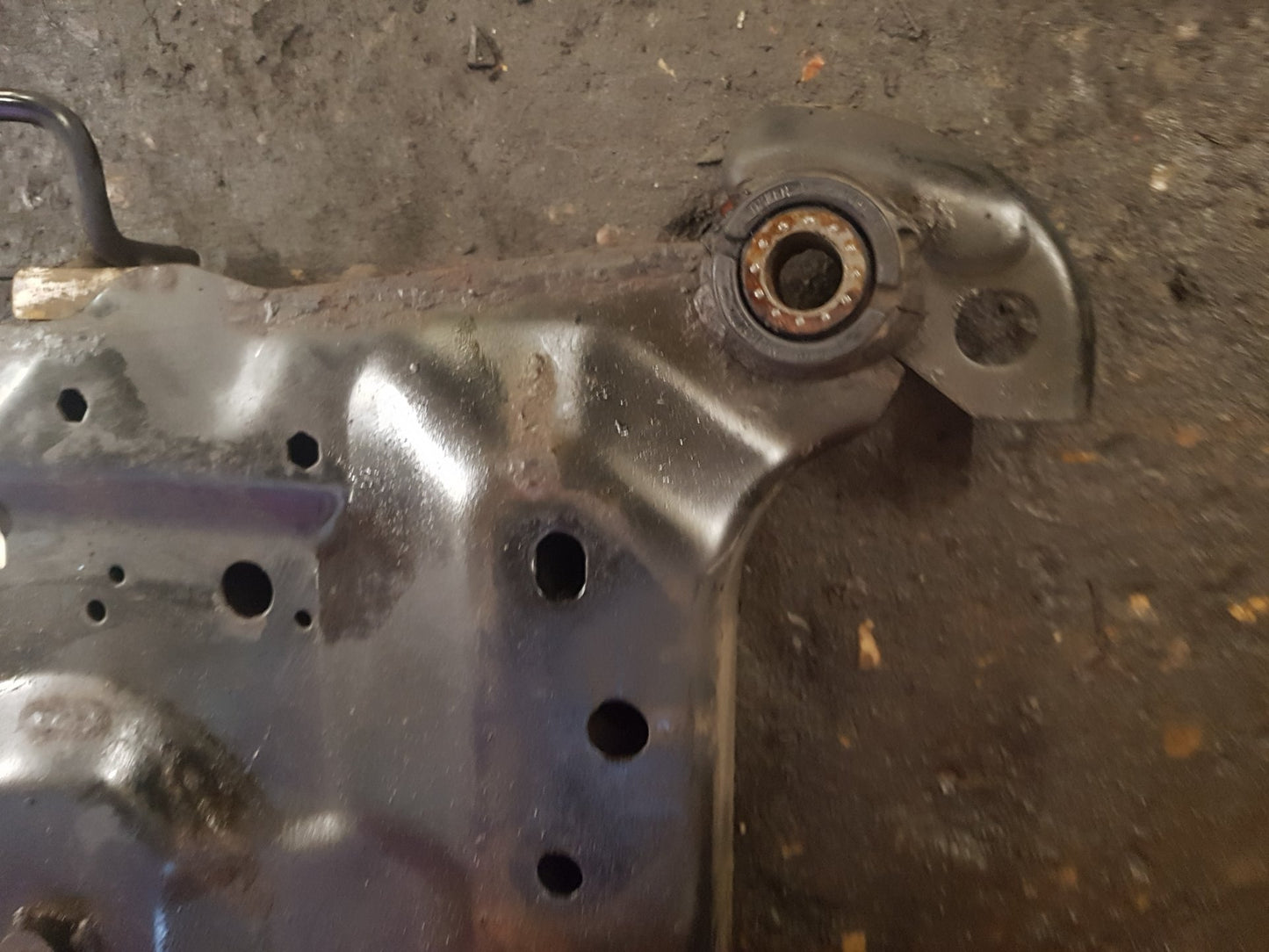 2013 - 2016 Volvo V40 III 525 Hatchback Front Subframe TO33A