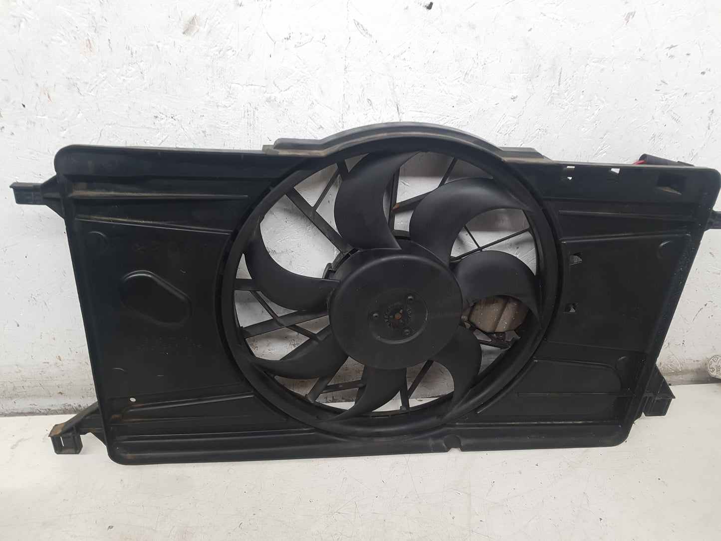 2004 - 2010 Volvo V50   Estate RADIATOR FAN & COWLING (A/C CAR) 3M5H-8C607-TA