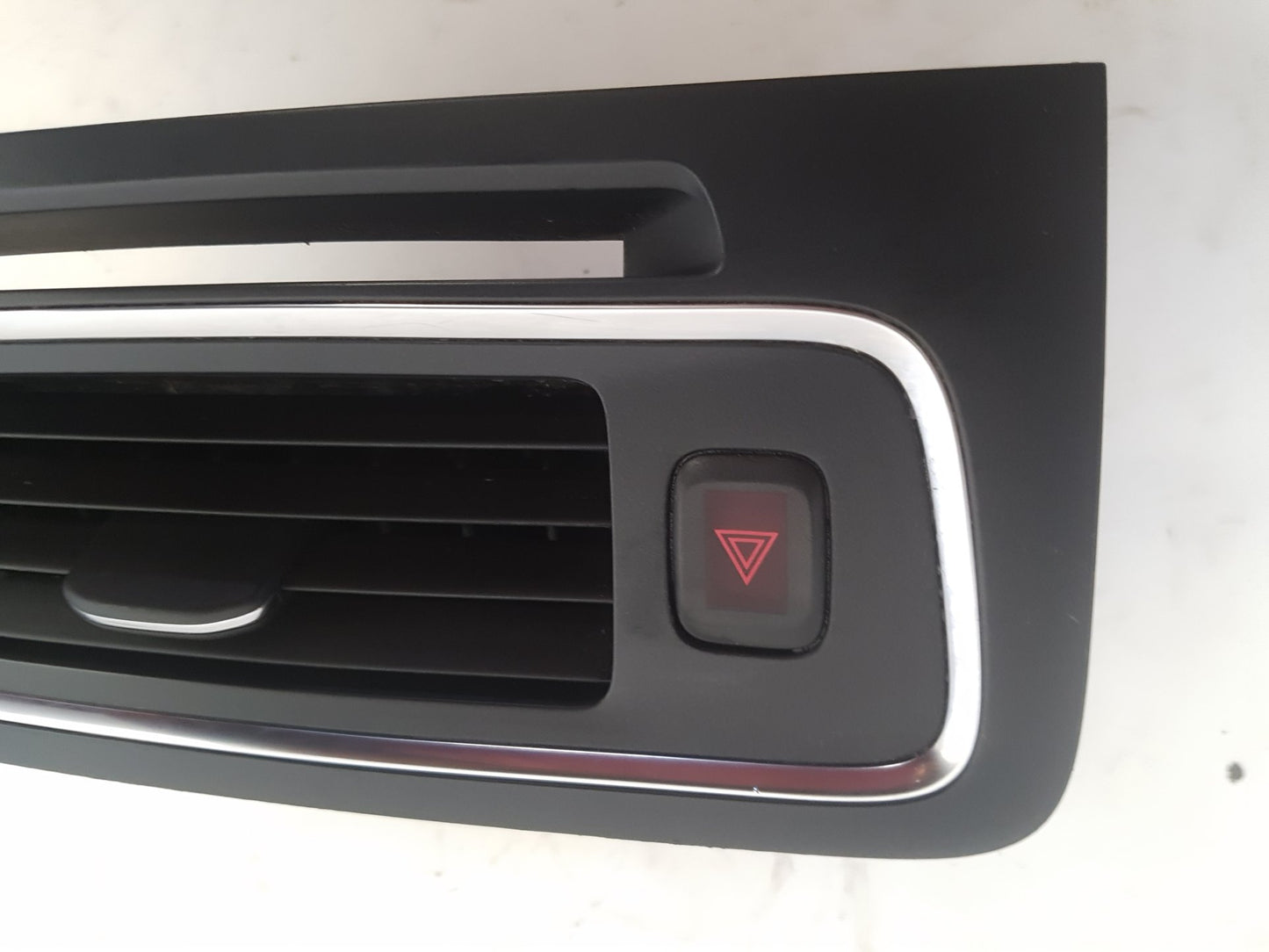 2013 - 2015 Volvo V60  Estate DASHBOARD VENT 1302138 9123681