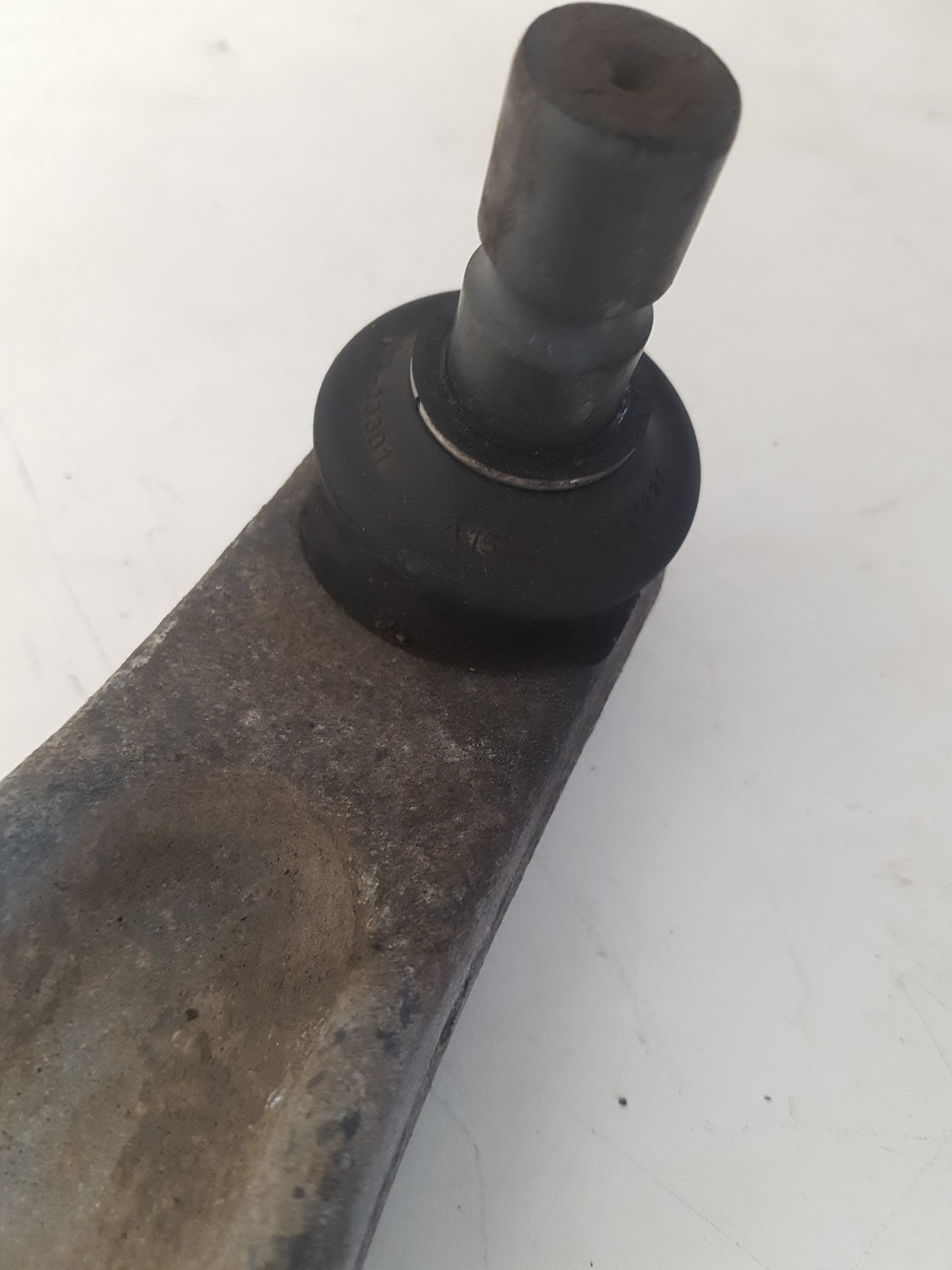 2010 - 2012 Saab 9-5  Saloon Right Front Lower Control Arm