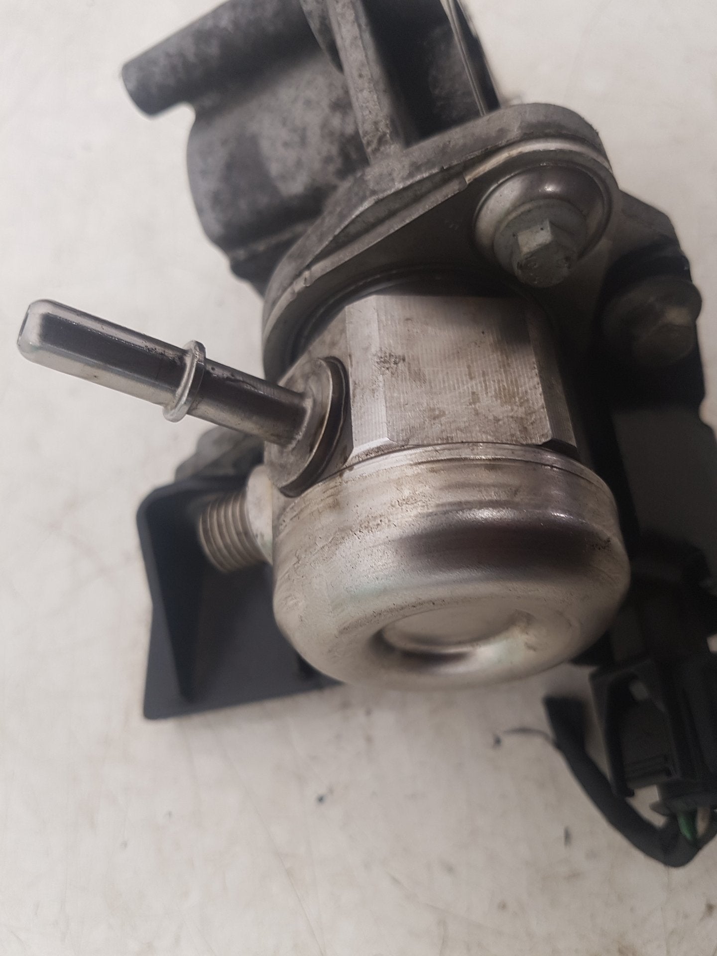 2010 - 2017 Volvo XC60  Estate Fuel Injection Pump CJ5E-9B374-BA