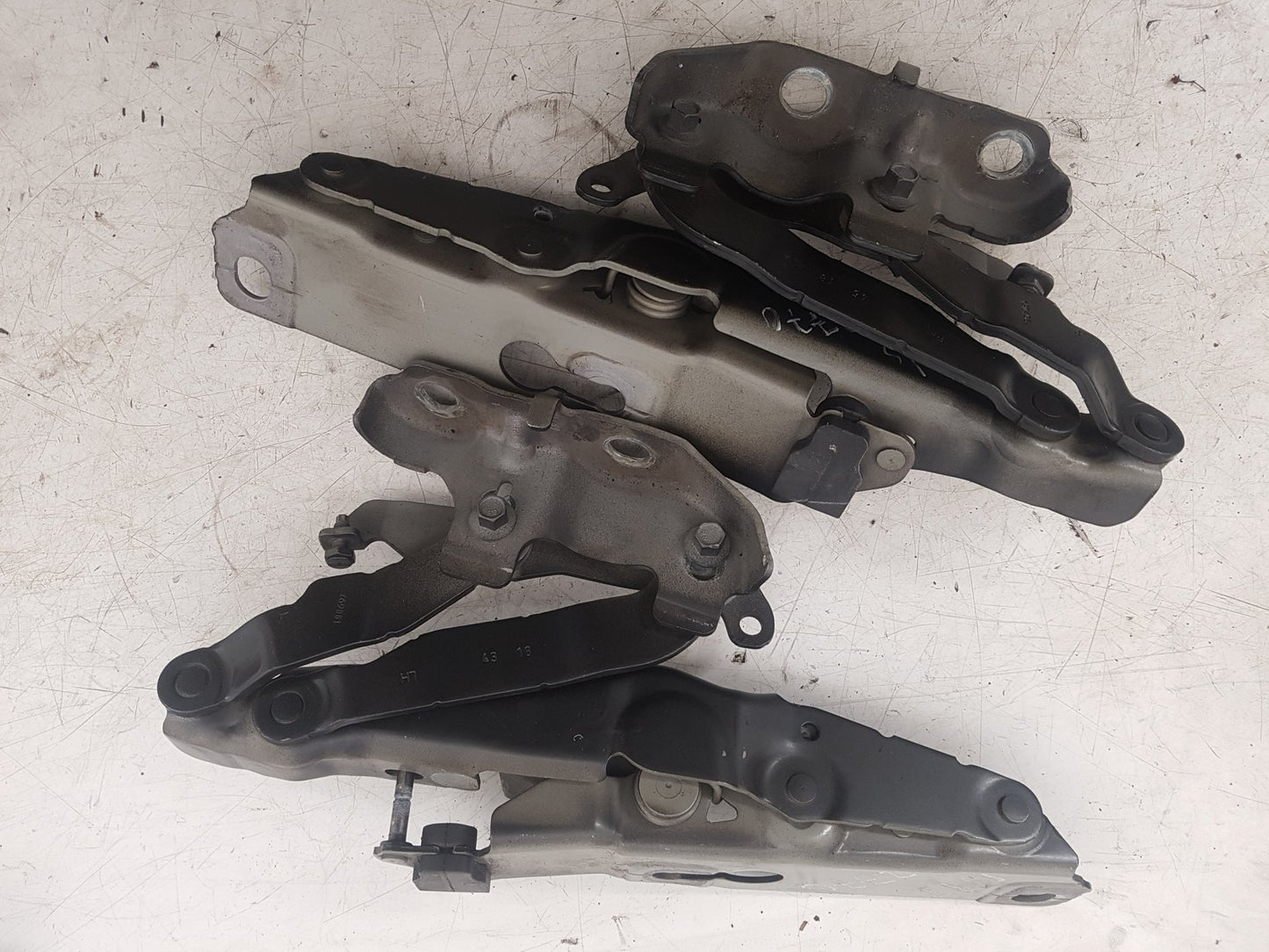 2017 - 2026 Volvo V60 II 225 Estate Bonnet Hinge/Strut 32244192