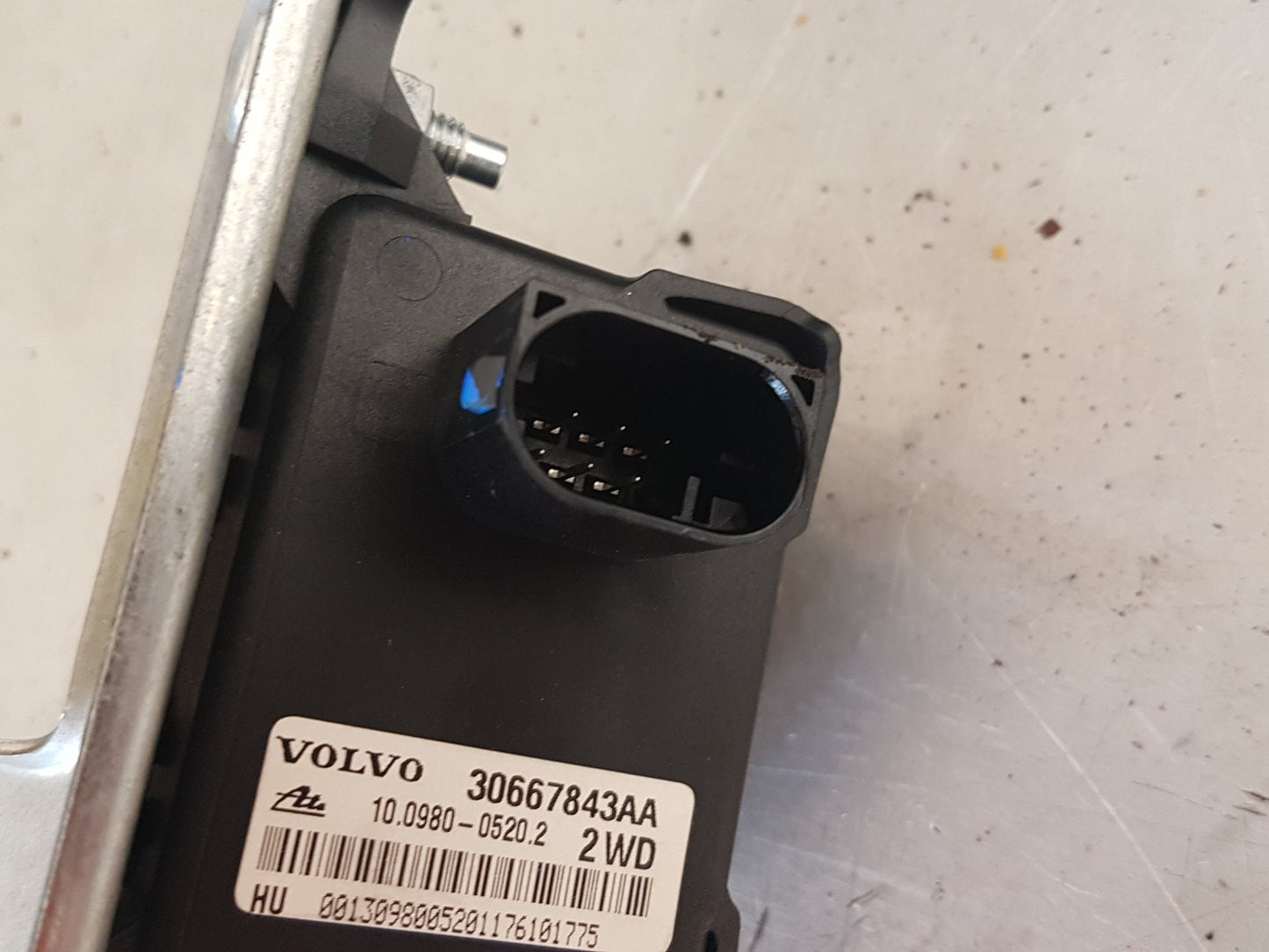 2004 - 2007 Volvo V70  Estate YAW SENSOR 30667843