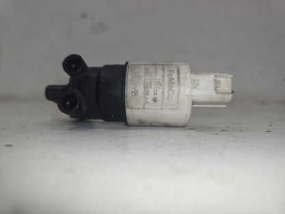 2010 - 2014 Volvo V60  Estate WASHER PUMP (WINDSCREEN) AV61-17K624-AA