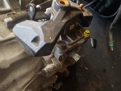 2015 - 2021 Volvo V40  Hatchback Manual Gearbox 1285236