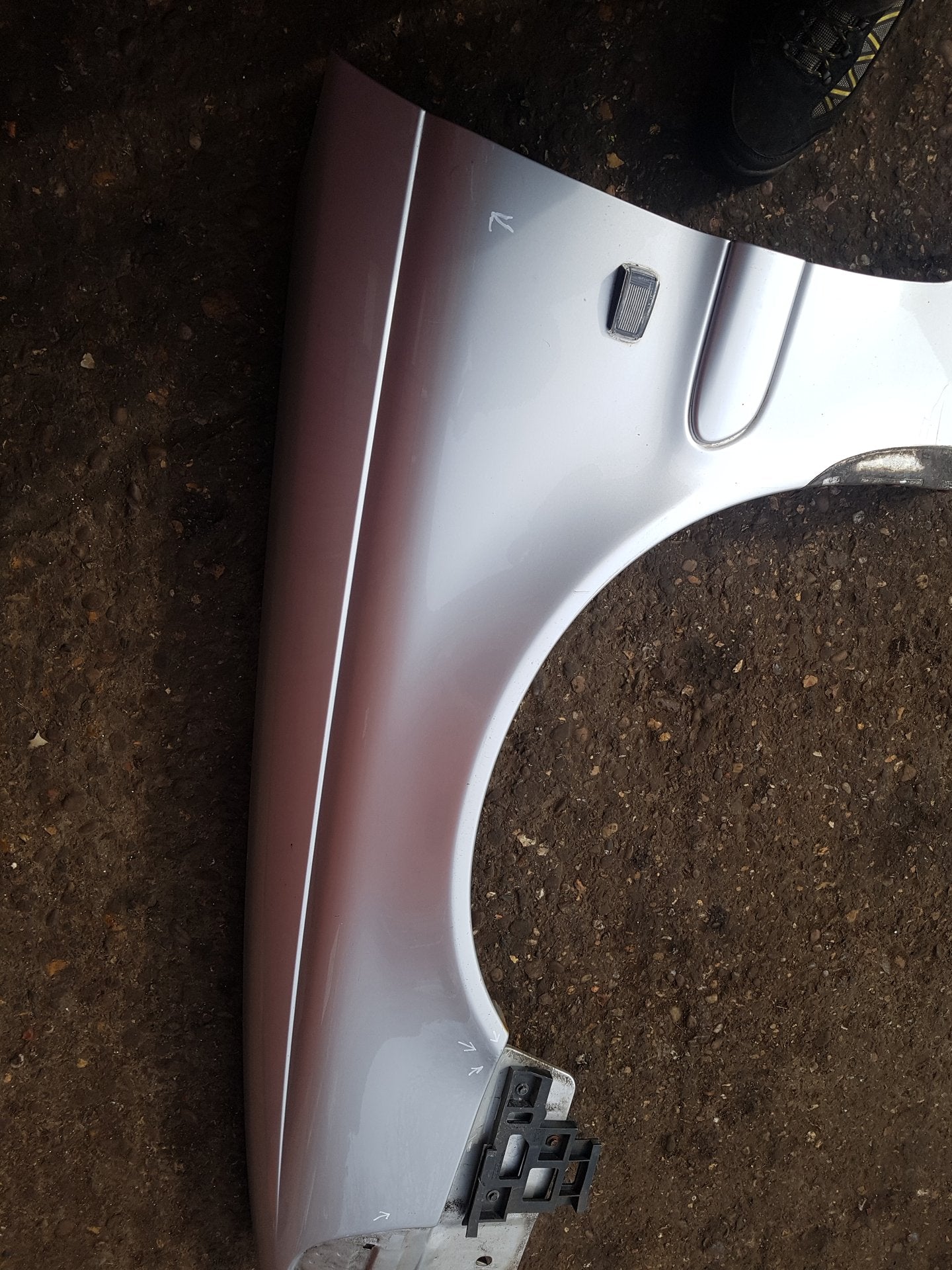 2000 - 2005 Volvo C70  Convertible Left Front Guard 9474499