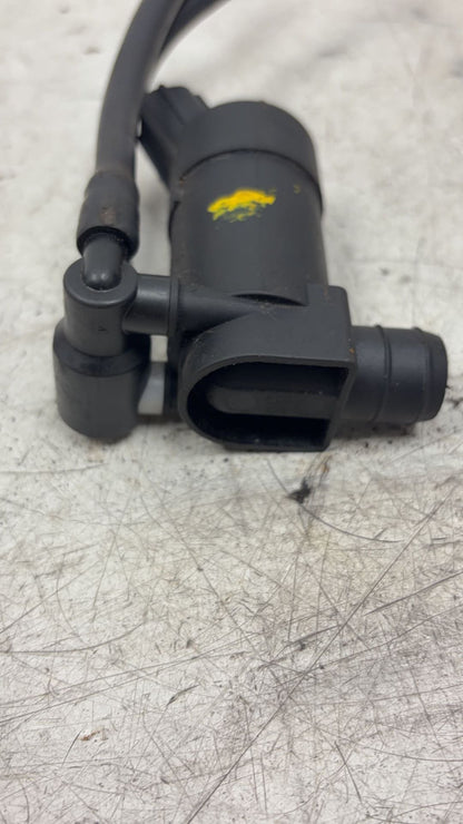 2004 - 2010 Volvo V50   Estate WASHER PUMP (WINDSCREEN)