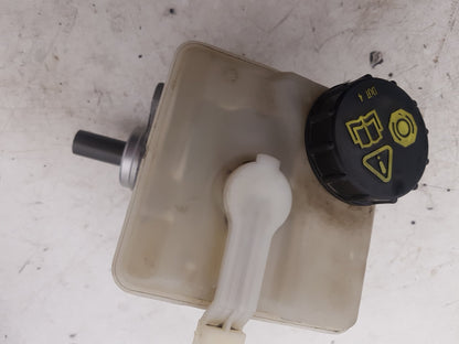 2004 - 2007 Volvo XC70  Estate BRAKE FLUID RESERVOIR AND MASTER CYLINDER