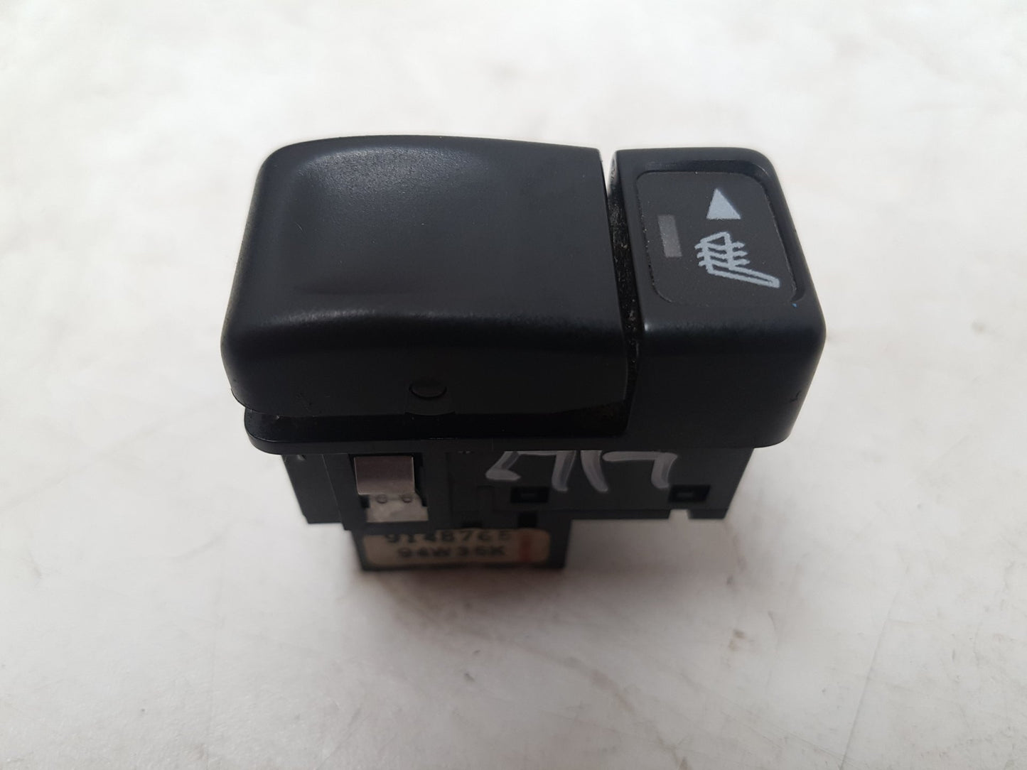 1992 - 1997 Volvo 850  Estate Heated Seat Switch 9148765
