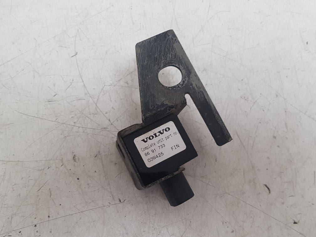 2000 - 2007 Volvo V70  Estate Crash Sensor 8691733