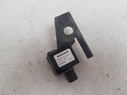 2000 - 2007 Volvo V70  Estate Crash Sensor 8691733