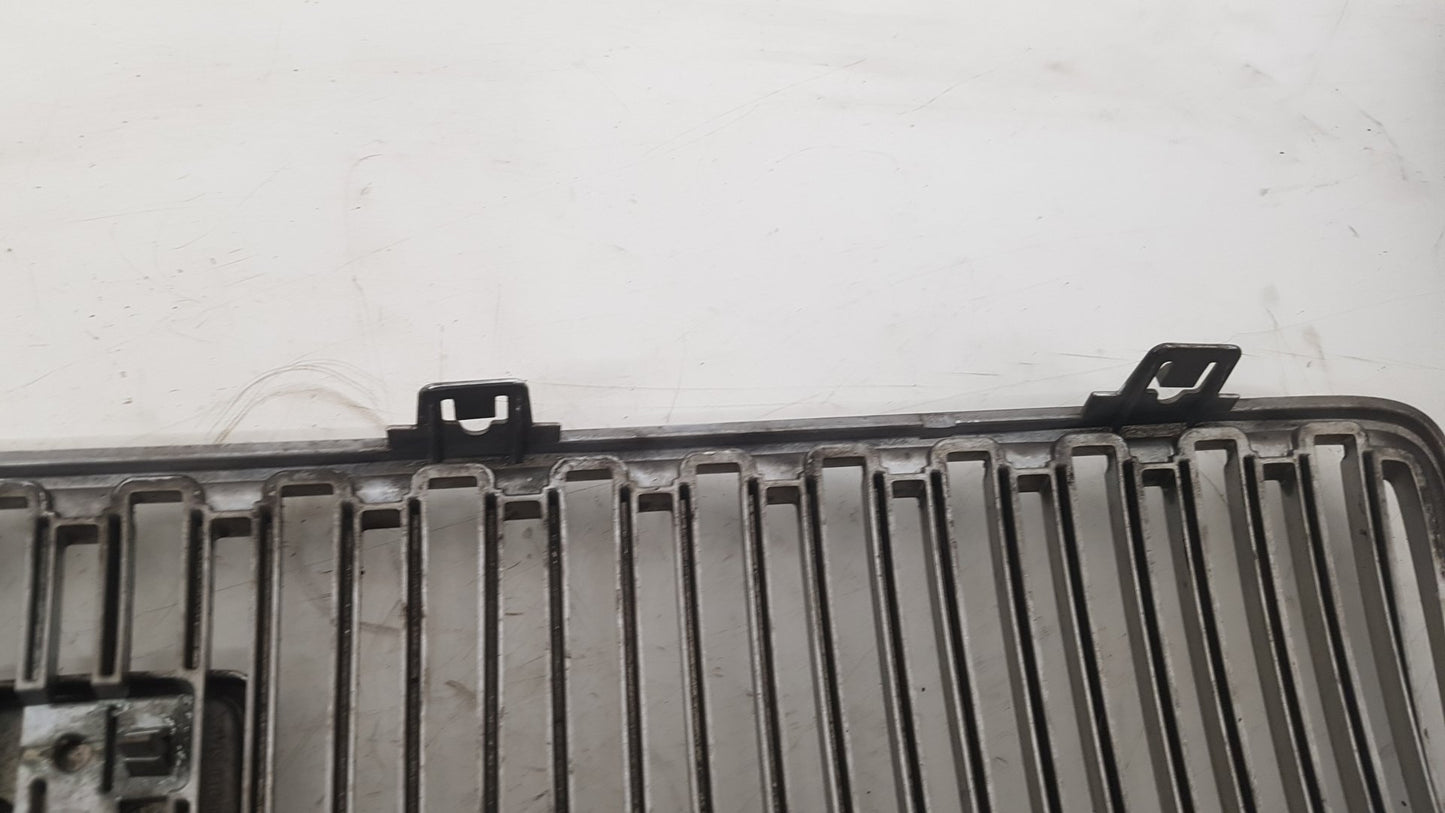 2005 - 2008 Volvo V70  Estate FRONT GRILL 08693346