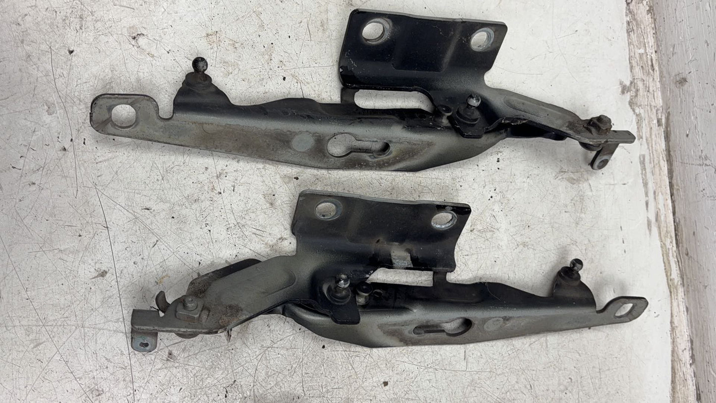 2004 - 2007 Volvo XC70  Estate Bonnet Hinge/Strut 30799178