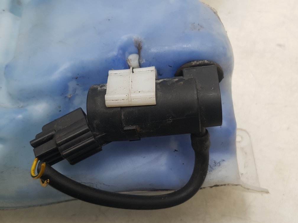 2004 - 2010 Volvo S40  Saloon WASHER BOTTLE & MOTOR 31253149