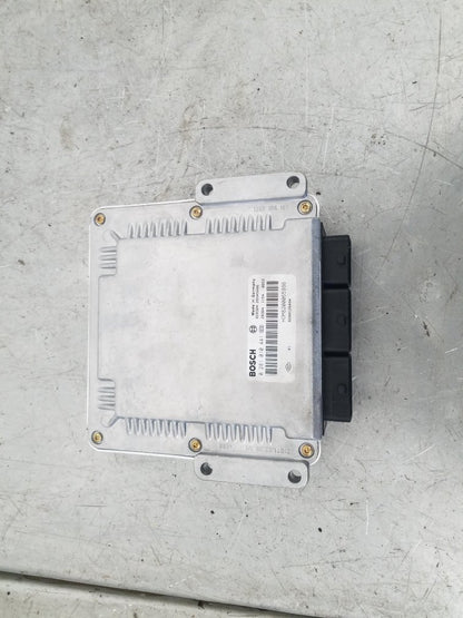 2001 - 2004 Volvo V40  Estate Engine ECU 30630048 0281010441