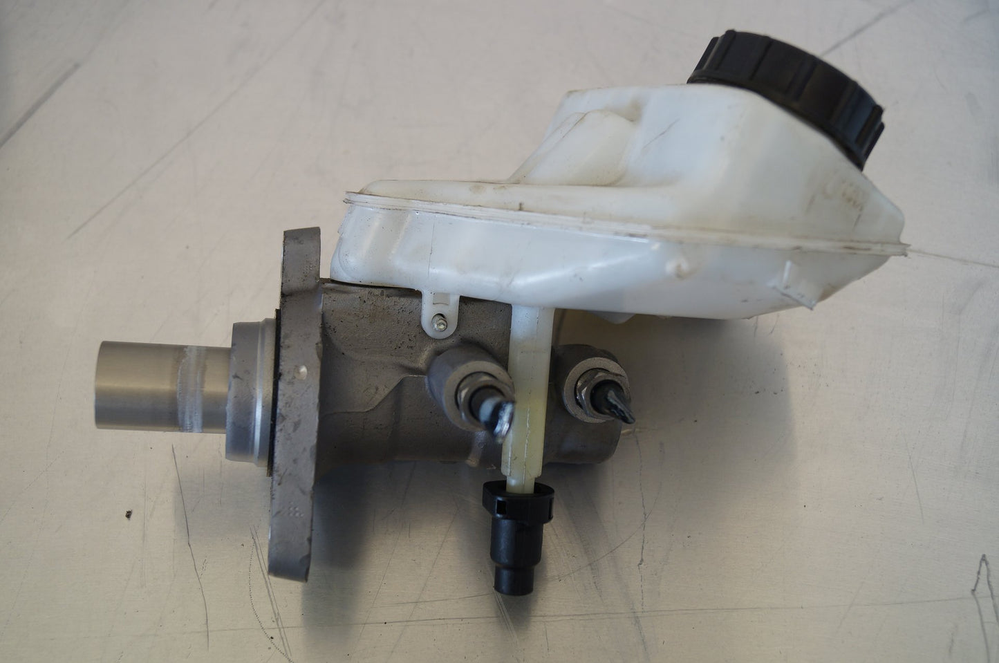 2012 Volvo V60   Brake Master Cylinder 36010082