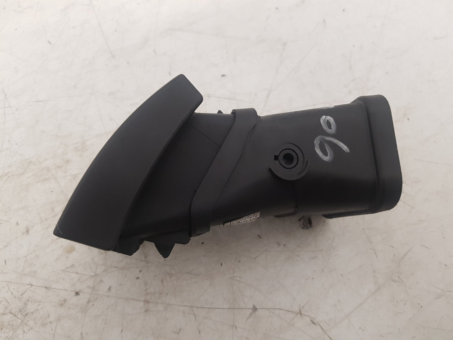 2006 - 2013 Volvo C30  Hatchback AIR VENT (DRIVER SIDE FRONT) 39888290