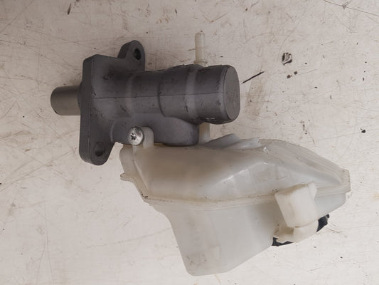 2011 - 2014 Volvo V60 I 155 Estate BRAKE FLUID RESERVOIR AND MASTER CYLINDER 36010082