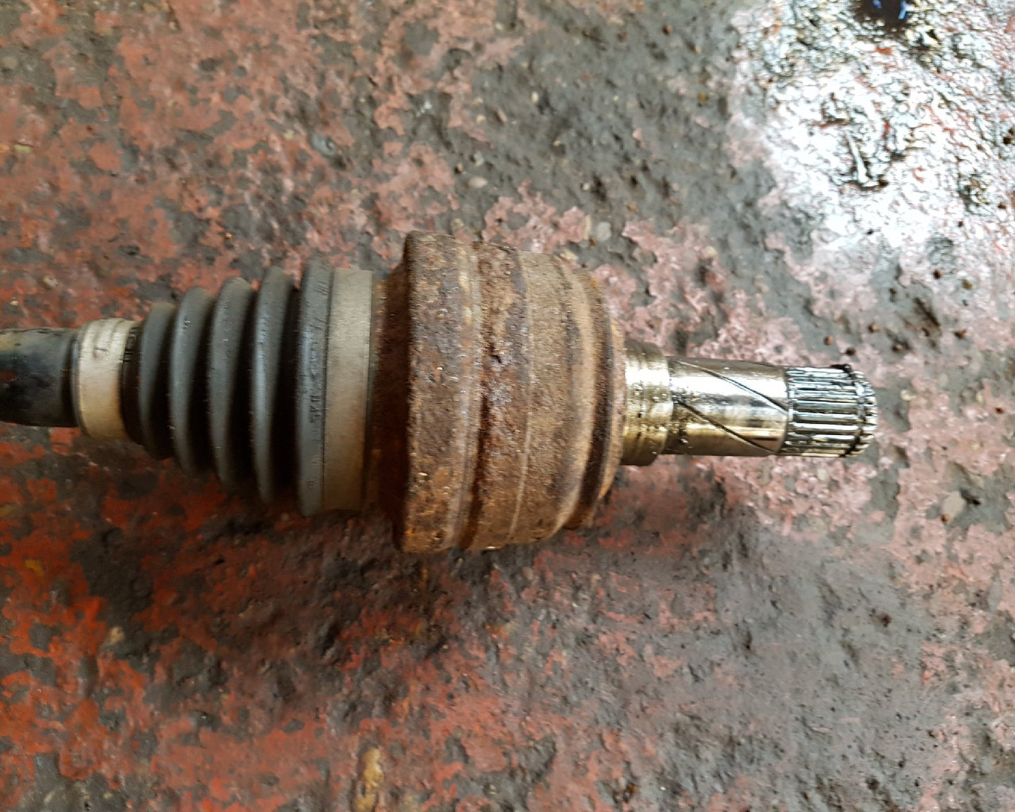 2003 - 2007 Volvo V70  Estate Left Rear Drive Axle 30735647