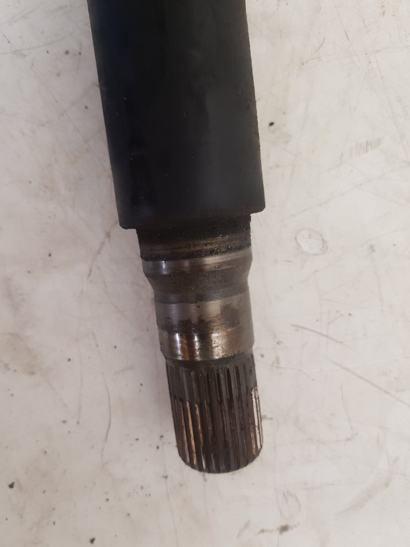2010 - 2017 Volvo XC60  Estate Driveshaft (Manual) UK Drivers Side Front. 31216448