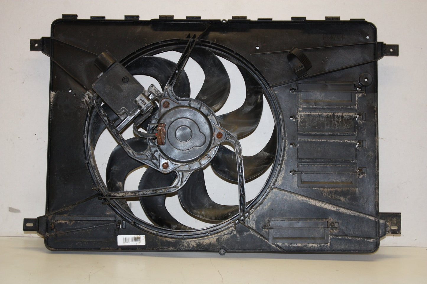 2010 - 2015 Volvo V60  Estate RADIATOR FAN & COWLING (A/C CAR) 31305135