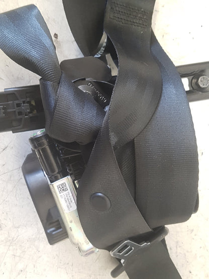 2015 Volvo V40 525, 526 Hatchback Left Front Seat Belt 31418480 VRAC Grade A