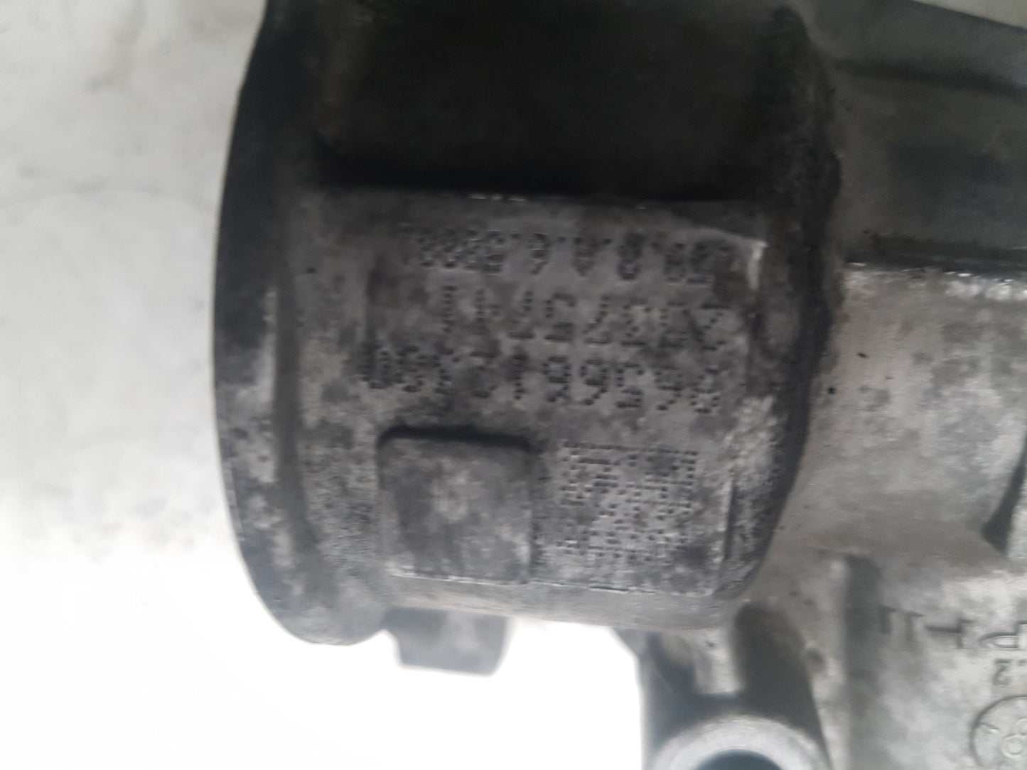 2004 - 2010 Volvo V50  Estate EGR VALVE AND COOLER 8653691