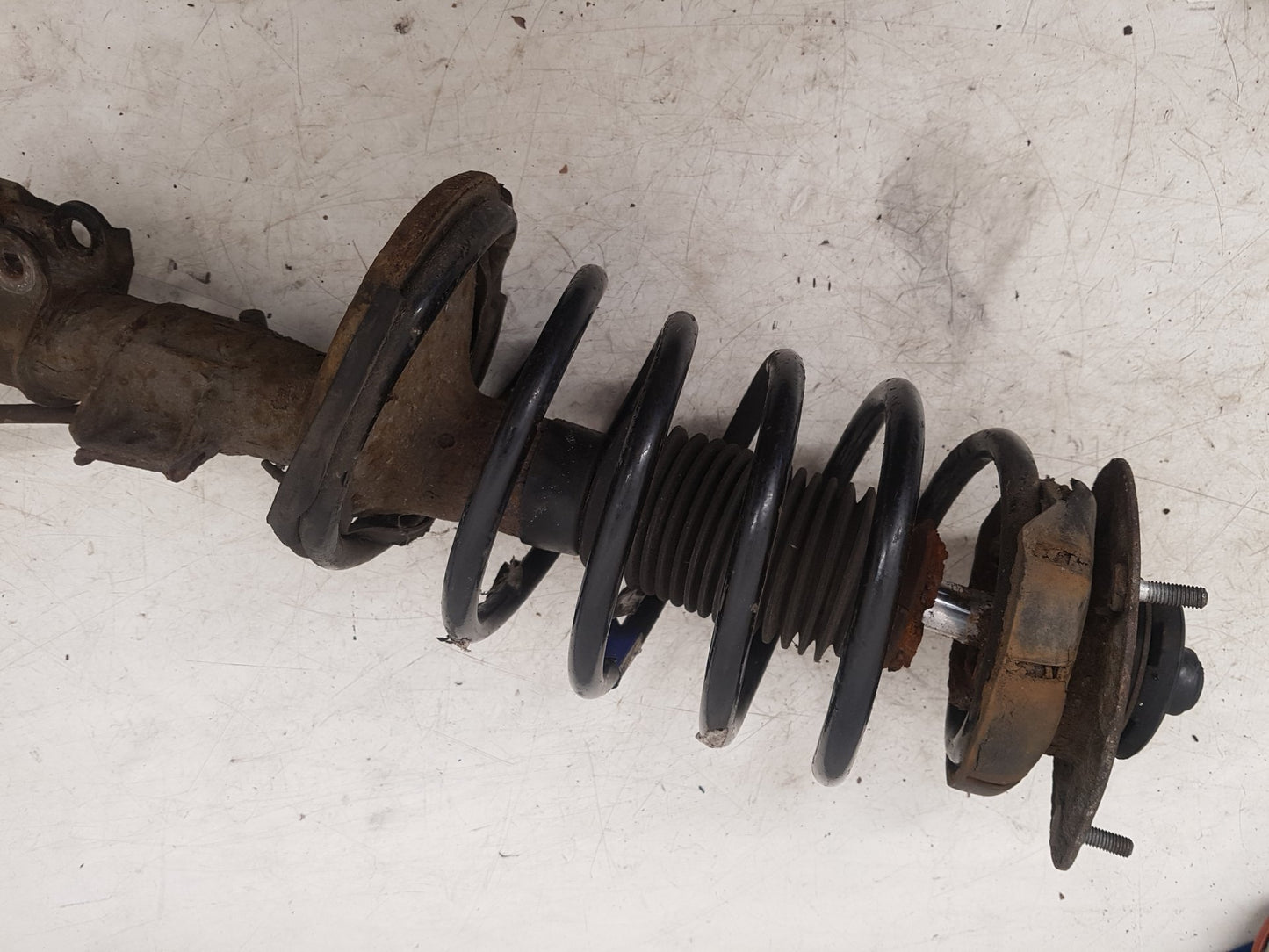 2007 Volvo V70  Estate Right Front Shock Absorber 30760125