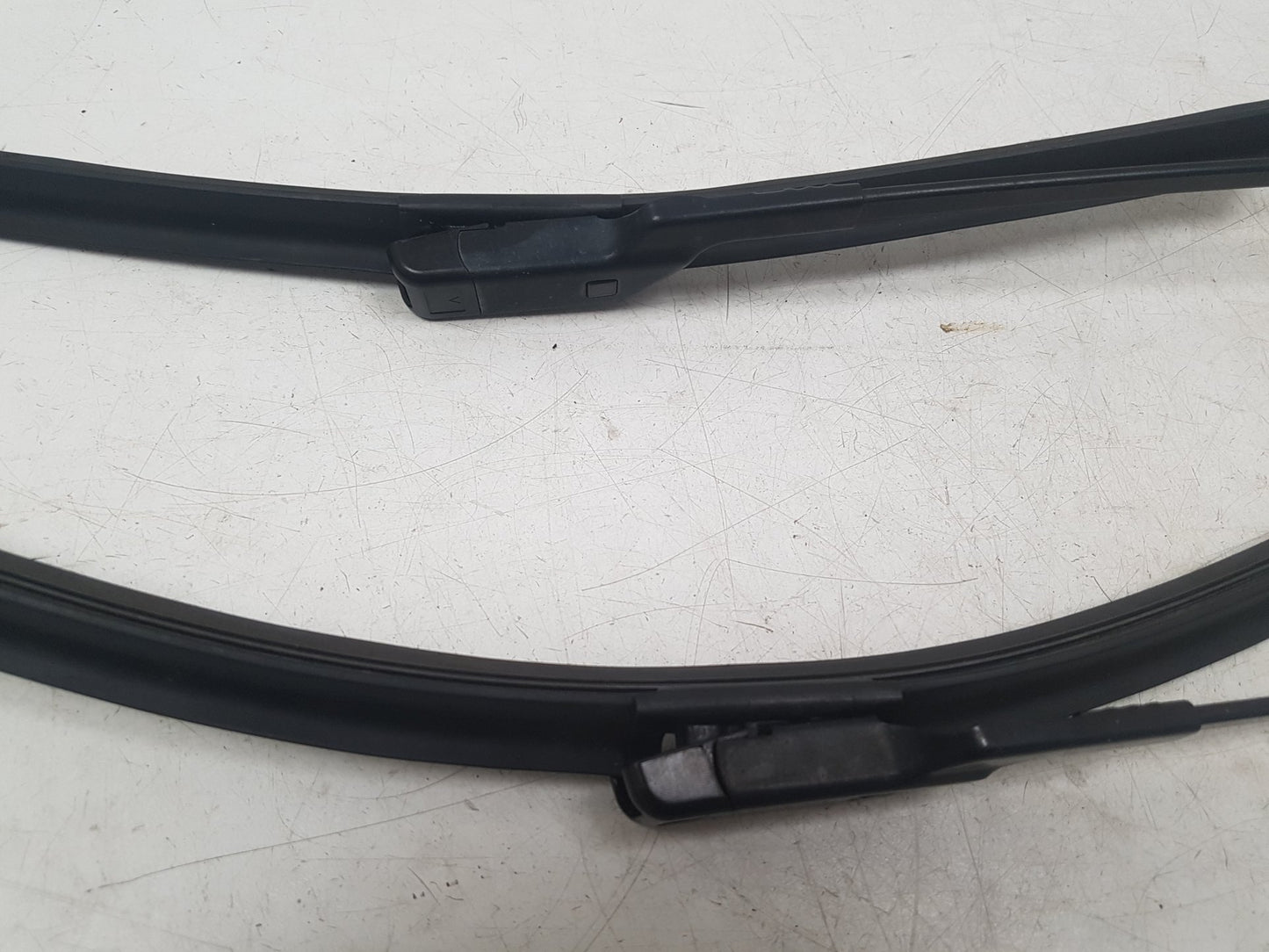 2007 Volvo C70  Convertible FRONT WIPER (PAIR) 30753000