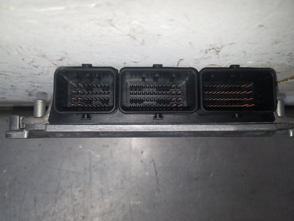 2001 - 2004 Volvo S40  Saloon Engine ECU 30630418