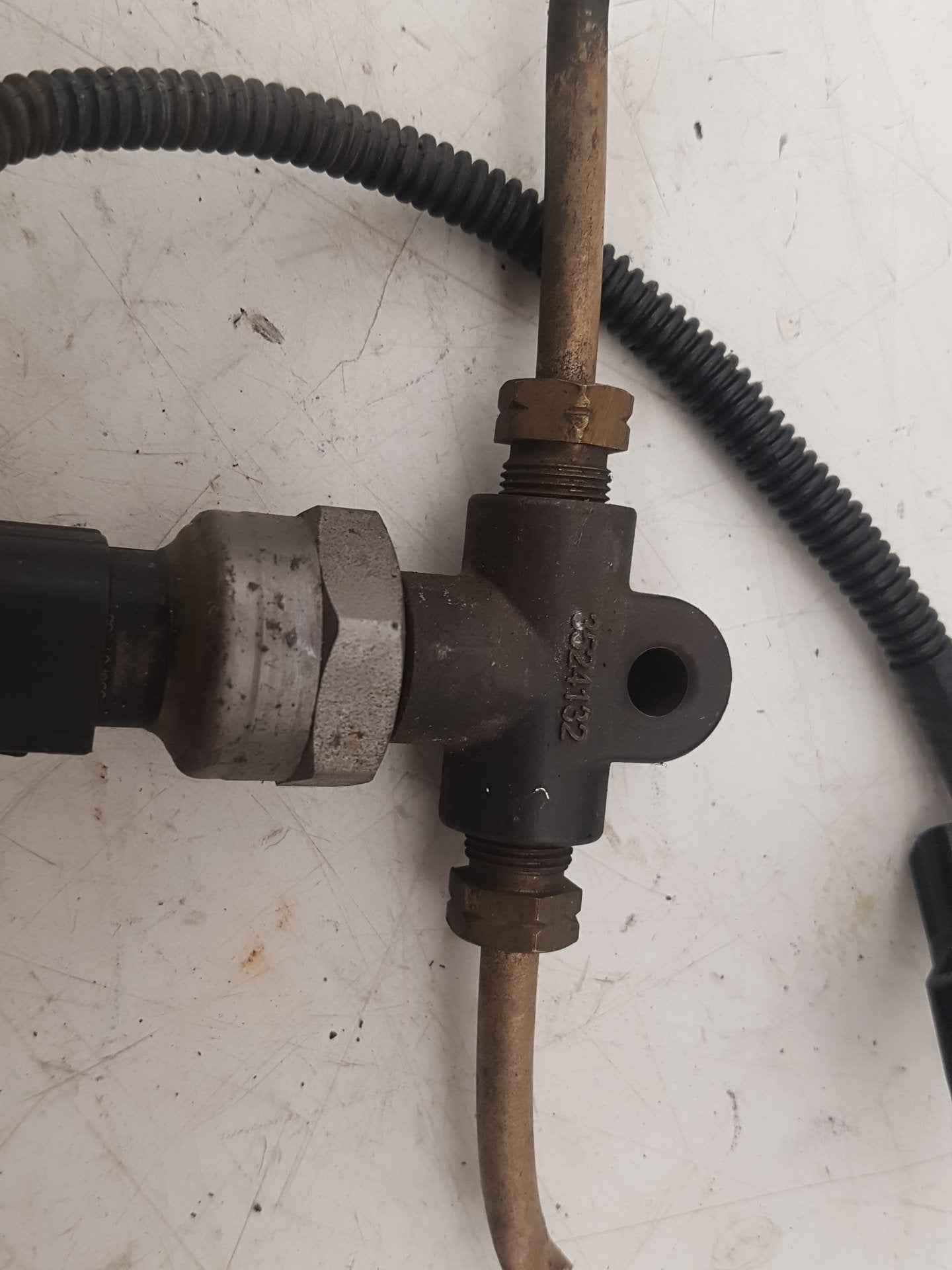 2002 - 2006 Volvo XC90  Estate BRAKE PRESSURE SENSOR 3524132