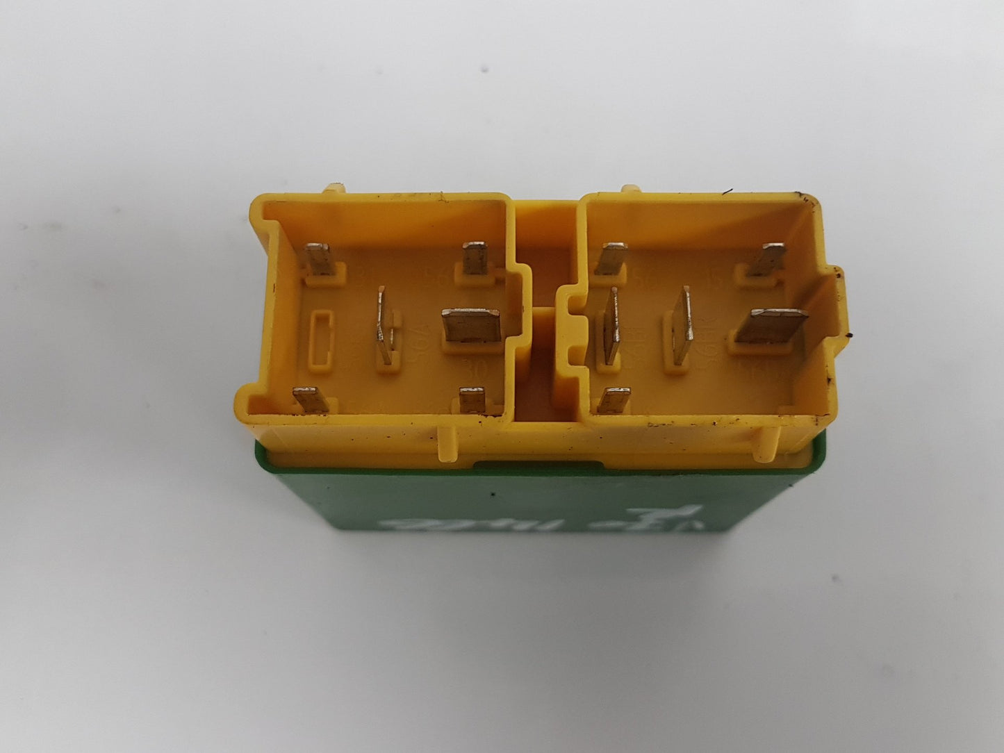 1997 - 2000 Volvo V70  Estate LIGHT RELAY (LAMP CONTROL UNIT) 3523200
