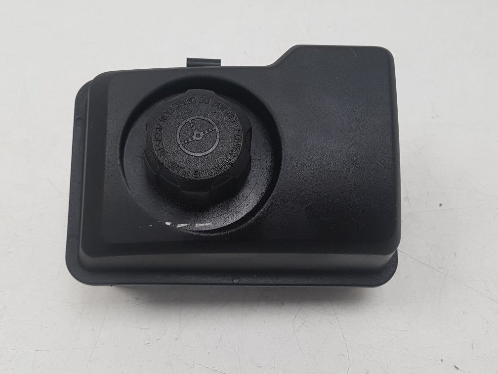 2002 - 2006 Volvo XC90  Estate POWER STEERING RESEVOIR 30680304
