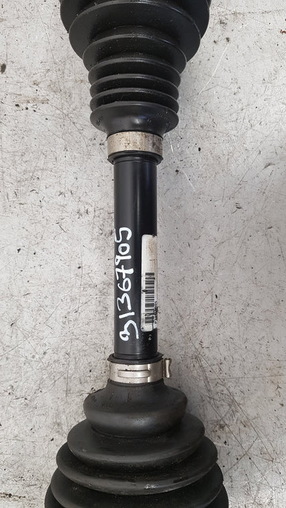 2014 - 2018 Volvo V40  Hatchback Driveshaft (Manual) UK Drivers Side Front. 31367905
