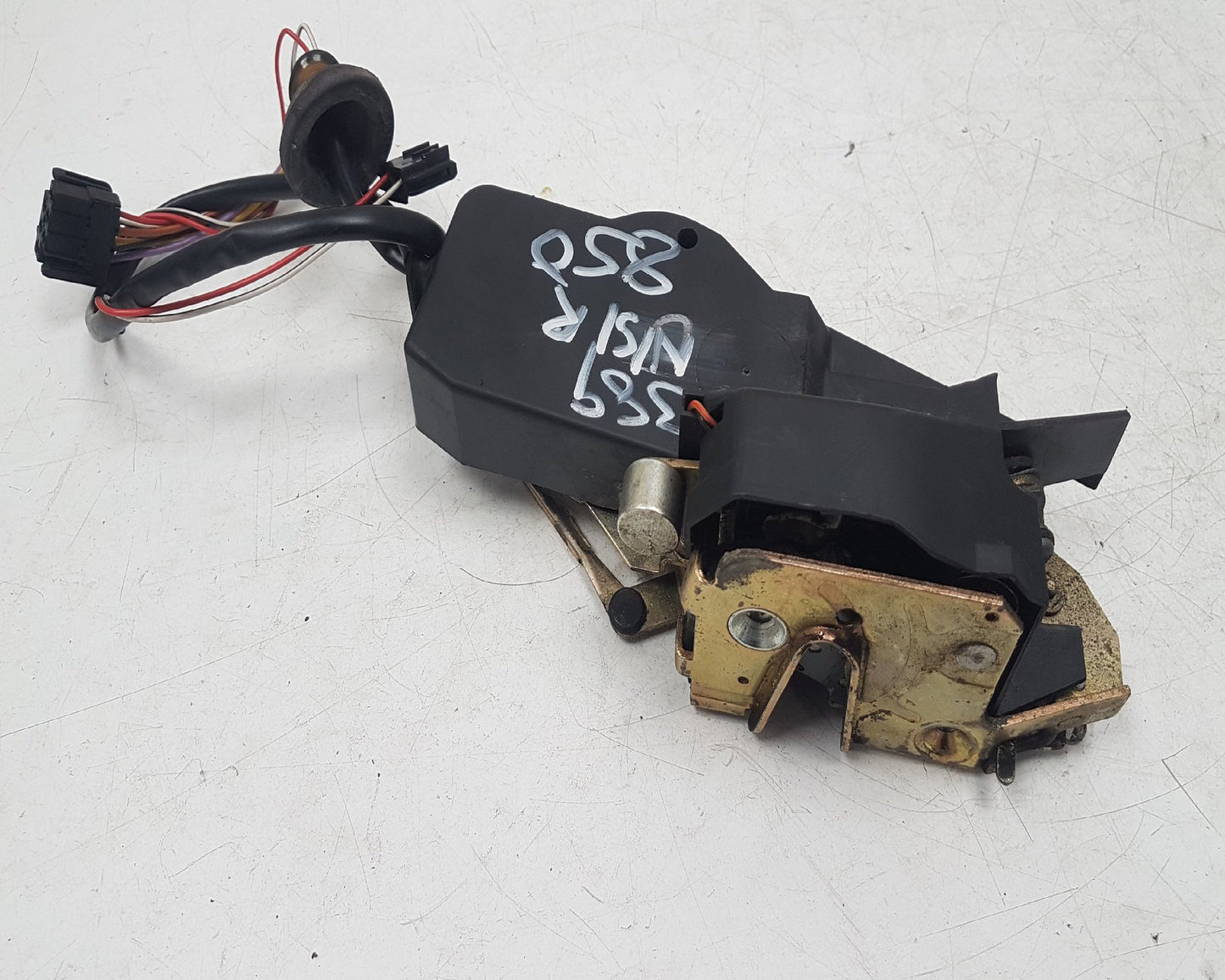 1994 - 1997 Volvo 850  Estate Left Rear Door Lock Actuator