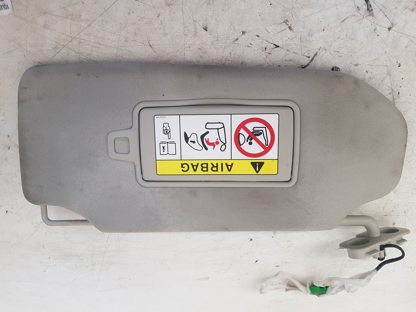 2017 - 2025 Volvo V90 235, 236 Estate Left Sun Visor