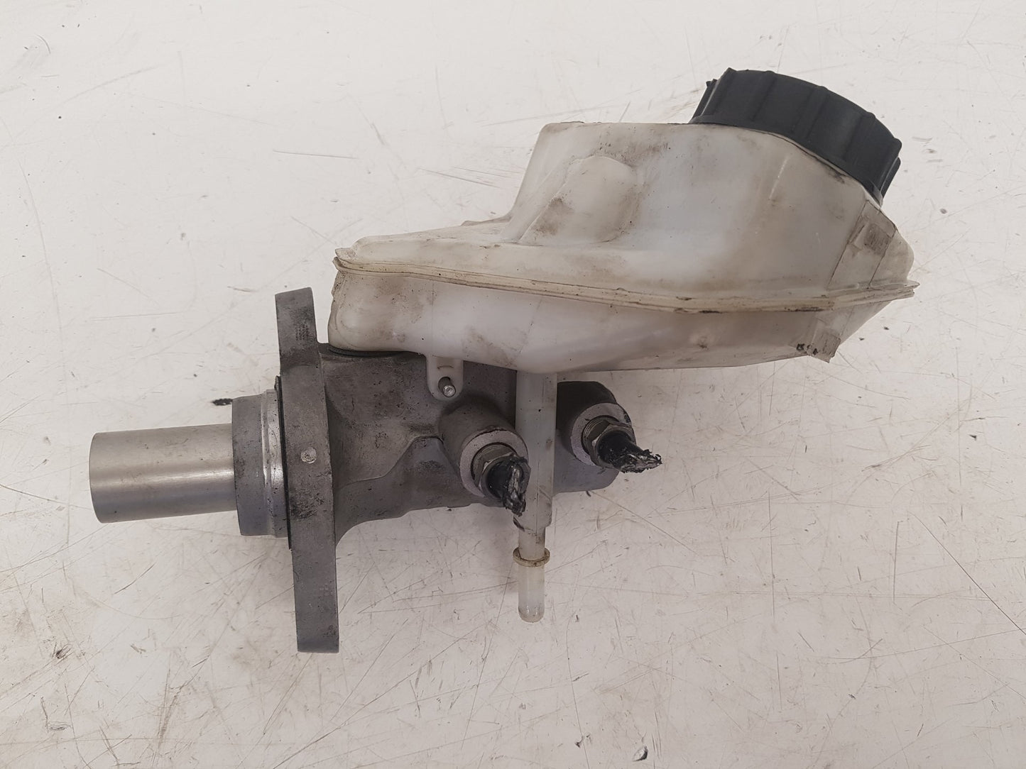 2012 Volvo S60  Saloon BRAKE FLUID RESERVOIR AND MASTER CYLINDER 36002450