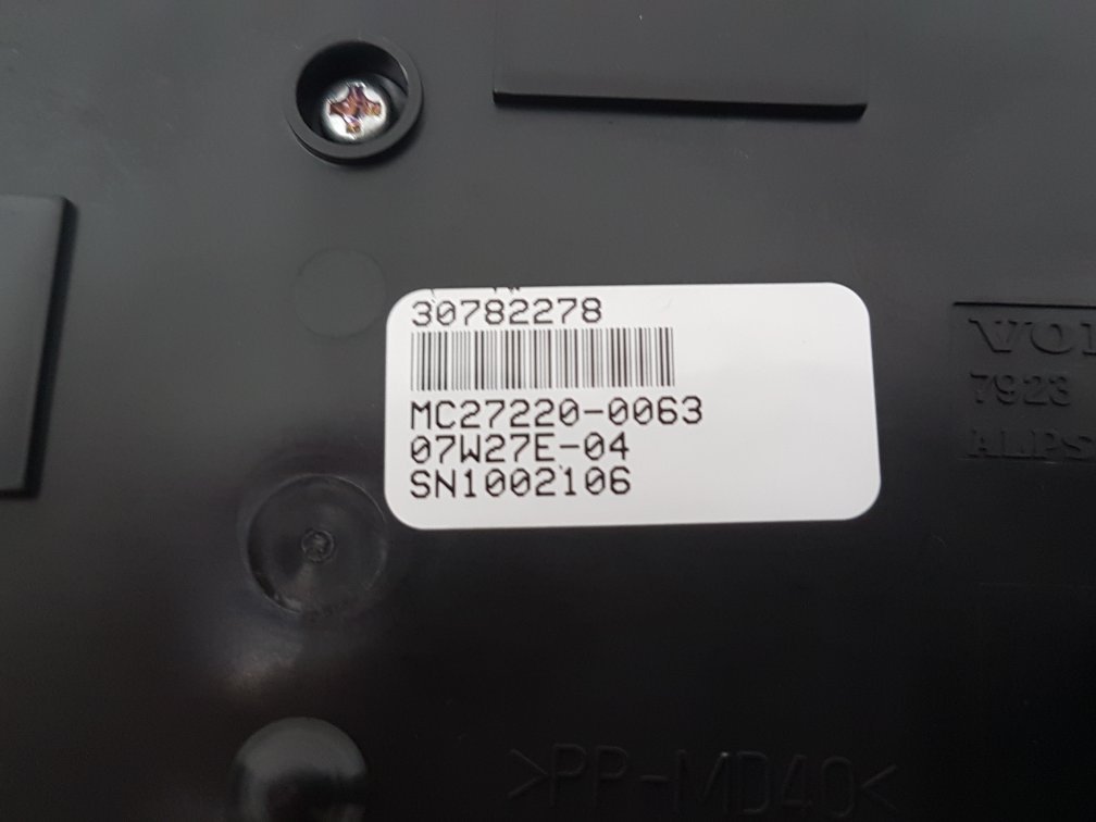 2007 - 2016 Volvo V70   HEATER & RADIO CONTROL PANNEL 30782278