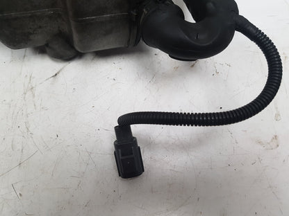 2006 - 2010 Volvo C70  Convertible Oil Filter Housing 6740273266